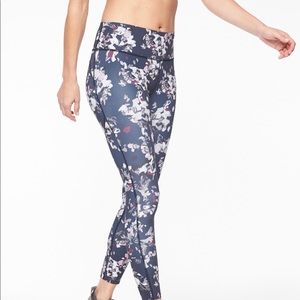 Athleta 7/8 leggings navy blue pattern